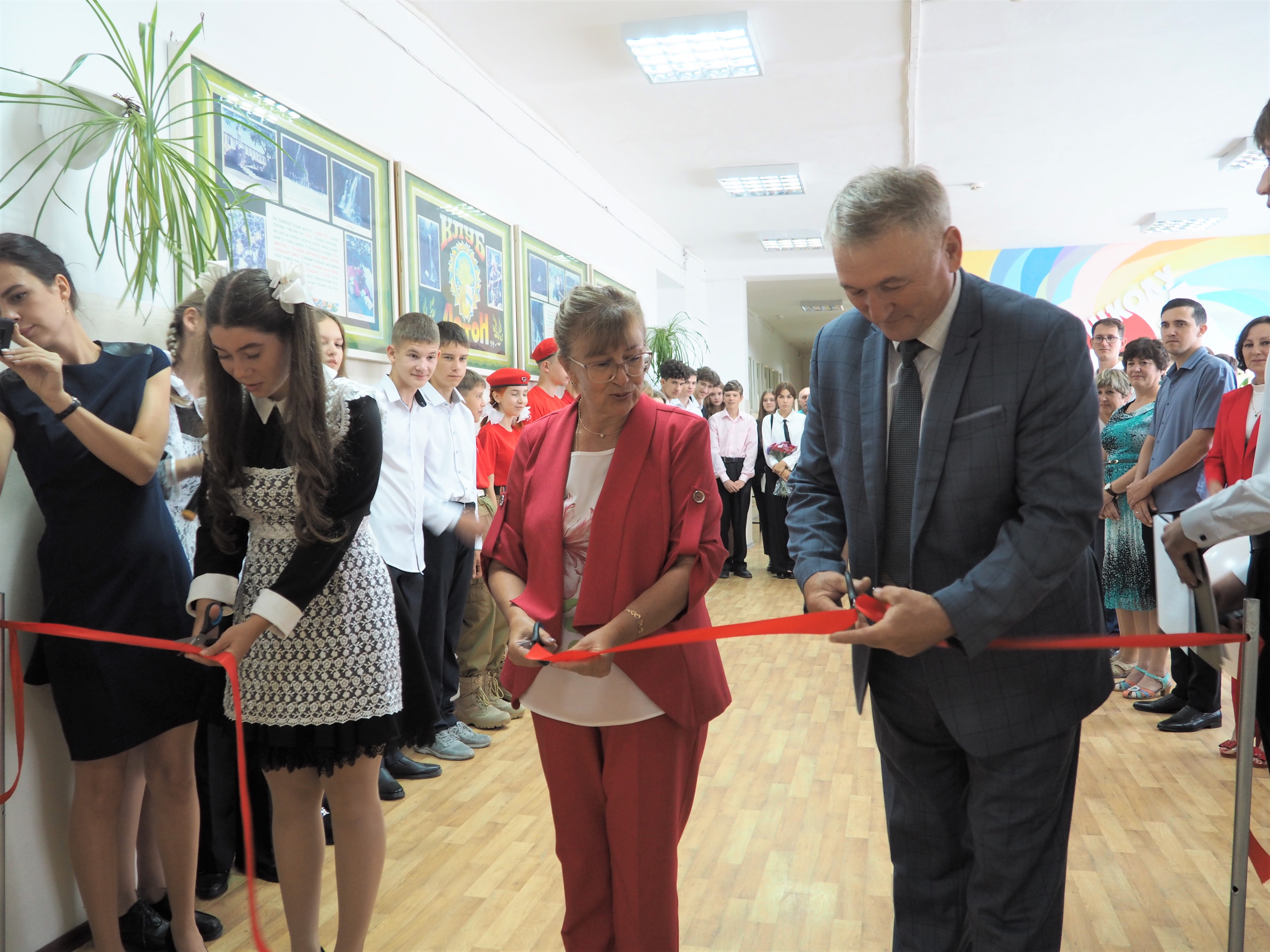 Первый в округе центр образования «Точка роста» открыли в Лазо.