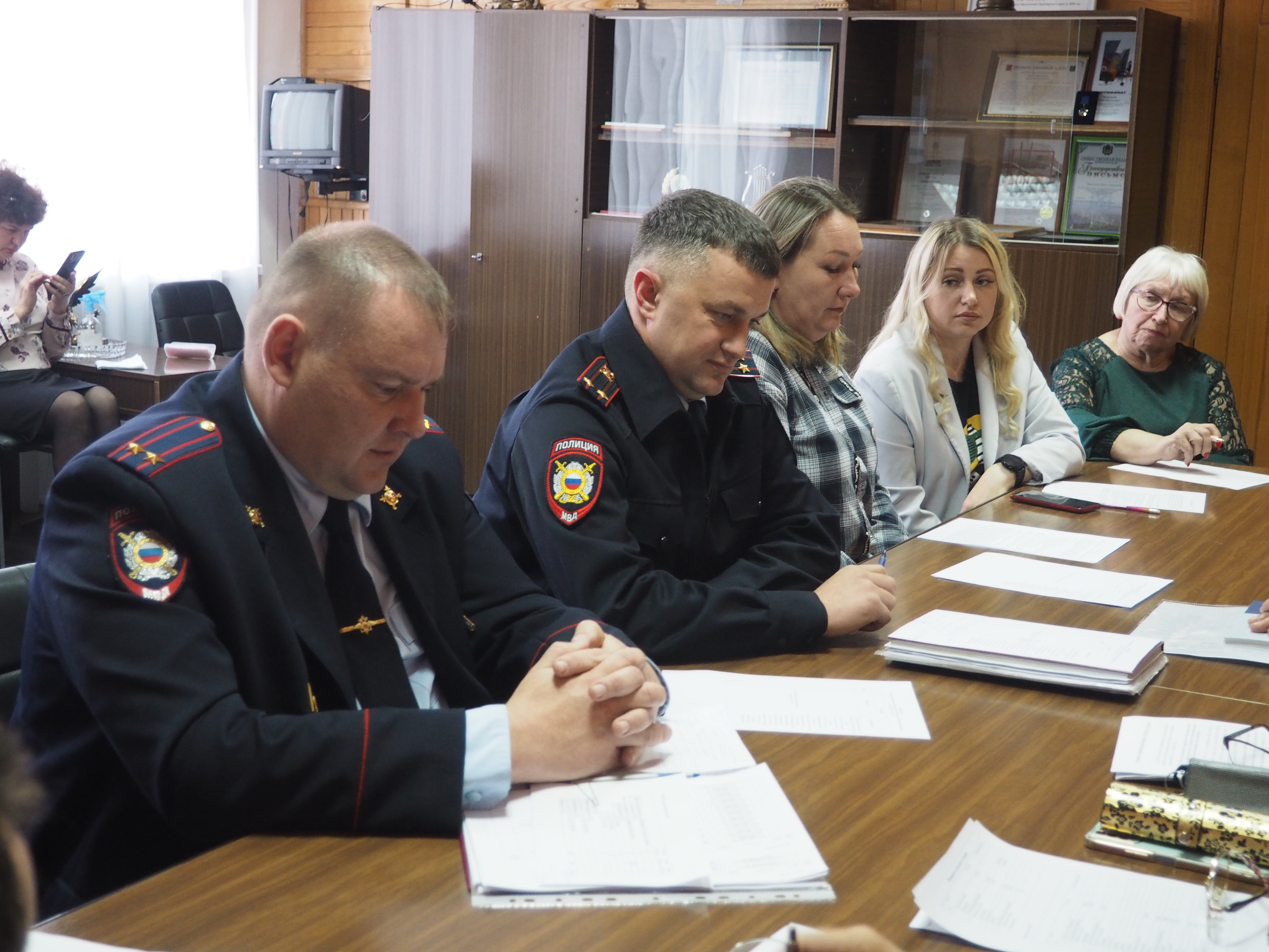 В администрации Лазовского округа прошло заседание антинаркотической комиссии.