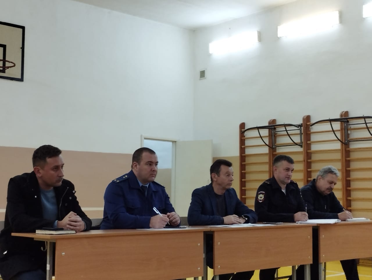 Глава округа провел встречи с жителями с. Беневское и п. Преображение.