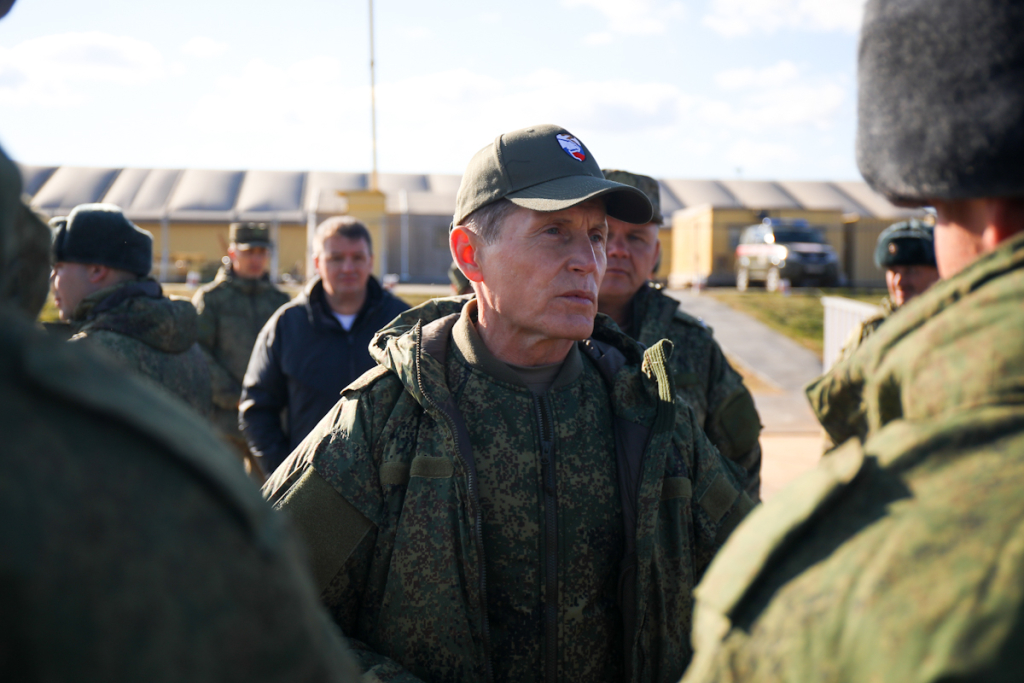Олег Кожемяко встретился с мобилизованными приморцами перед их отправкой на полигоны Ростовской области.