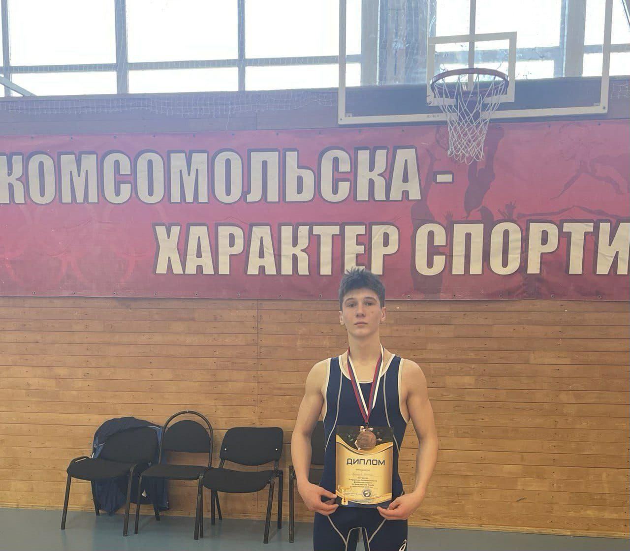 Юный спортсмен из Лазовского округа занял третье место в первенстве Дальнего Востока по греко-римской борьбе.