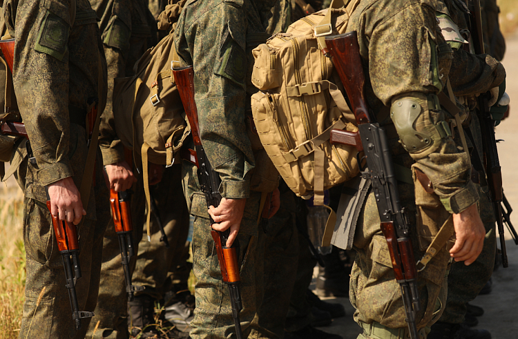 Ветеранов СВО приглашают пройти тестирование на участие в президентской программе «Время героев» в Приморье.