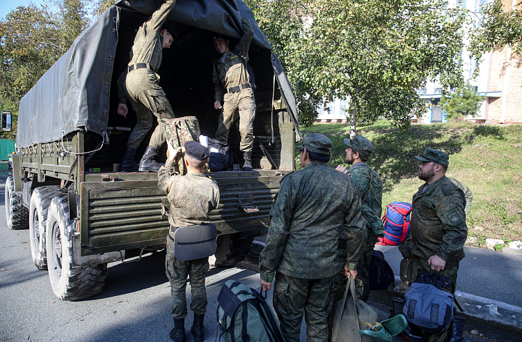 Какая поддержка оказывается в Приморье семьям участников СВО.