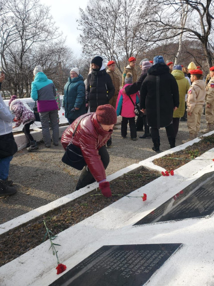 В округе состоялась Церемония возложения цветов  в День неизвестного солдата.