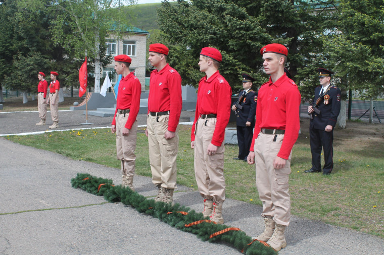 В округе прошли церемонии возложения цветов к мемориалам памяти. ФОТО.