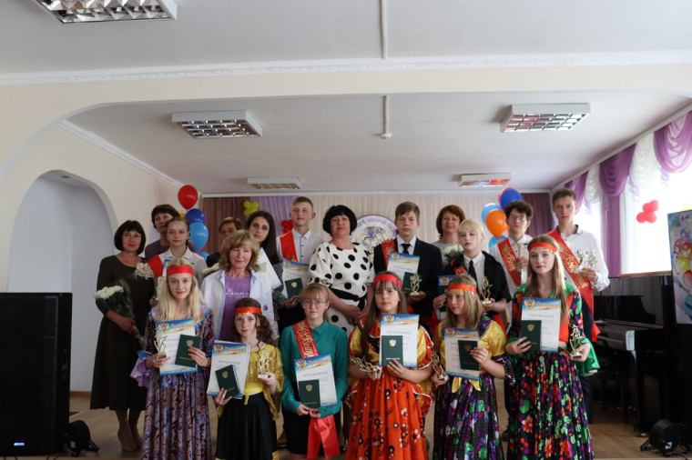25 мая в Лазовской Детской школе искусств состоялся выпускной вечер.