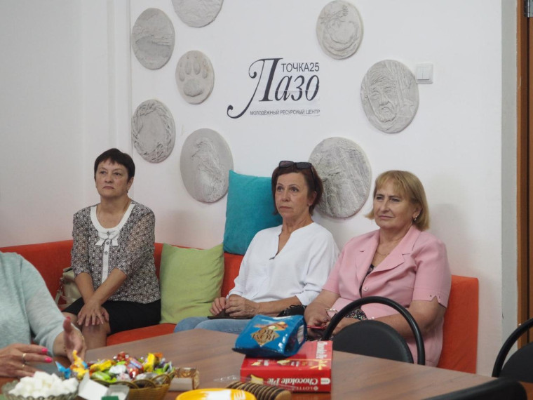 Новый женский клуб открыли на территории Лазовского округа.